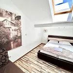 & Luxe 4* モスタル
