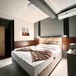 & Luxe Ξενοδοχείο 4*