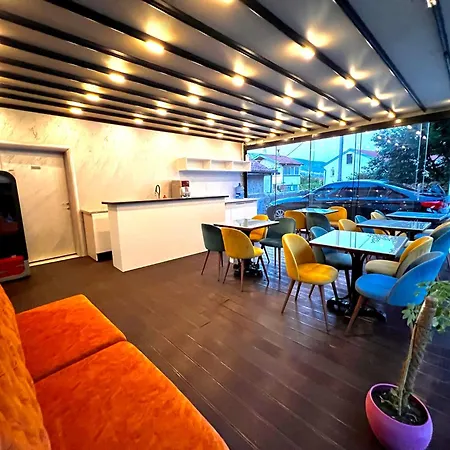 & Luxe Hotel