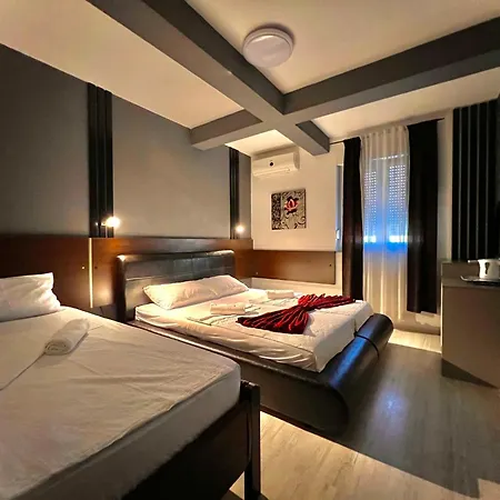 & Luxe Hotel
