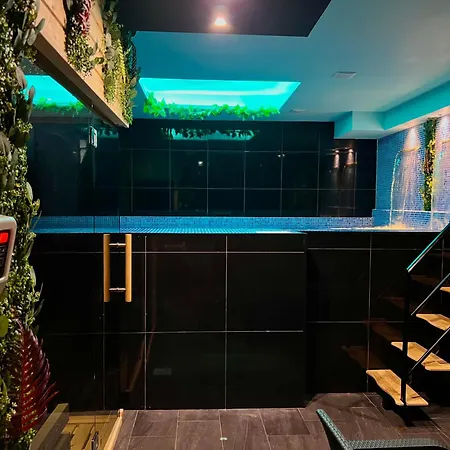 & Luxe 4* 莫斯塔尔