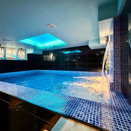 & Luxe Hotel Mostar
