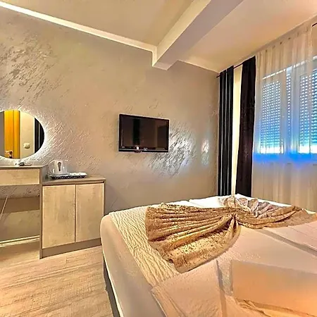 & Luxe Mostar